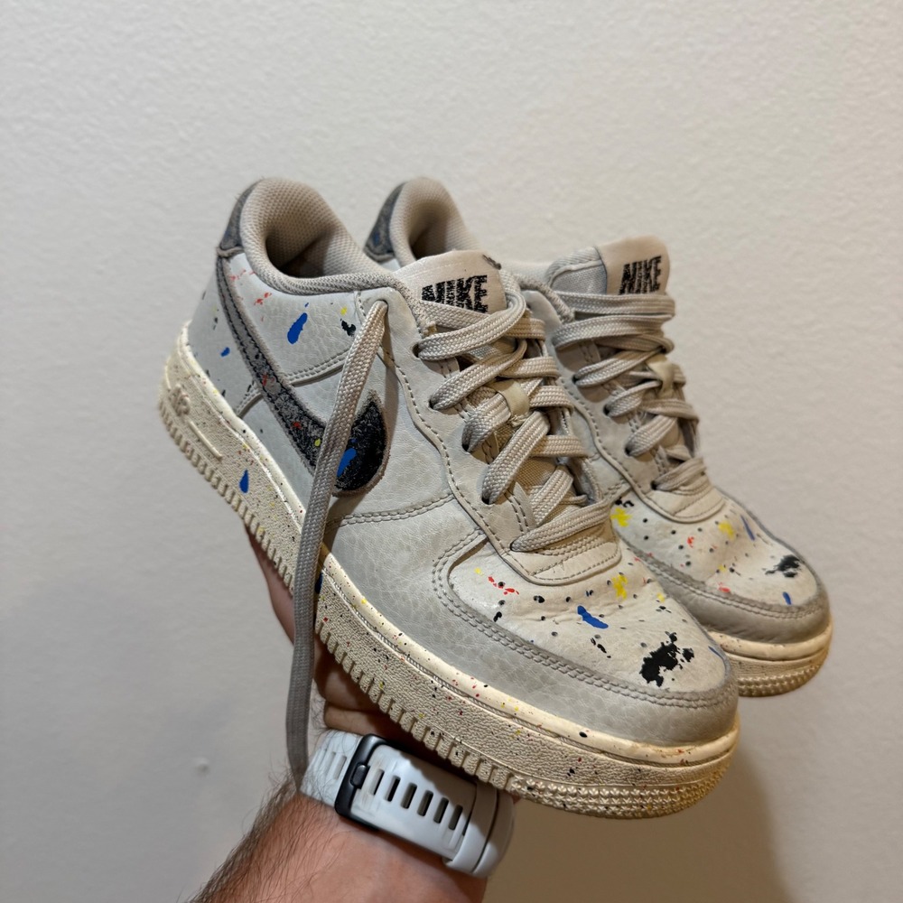 Nike Air Force 1 Low Paint Splatter Light Bone DJ2598-001 Size 5Y